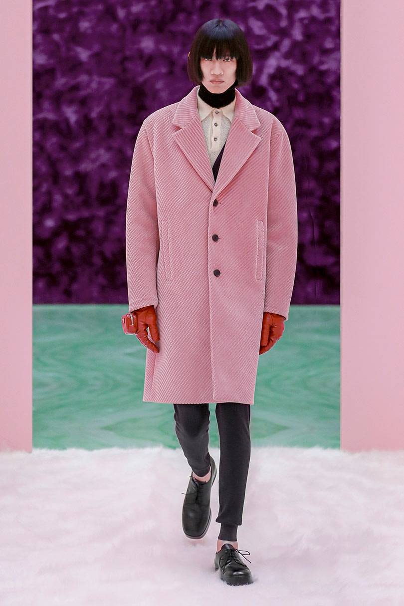 Die Trends der Mailänder Männermodewoche kündigen für HW21 Lust auf Farbe an
