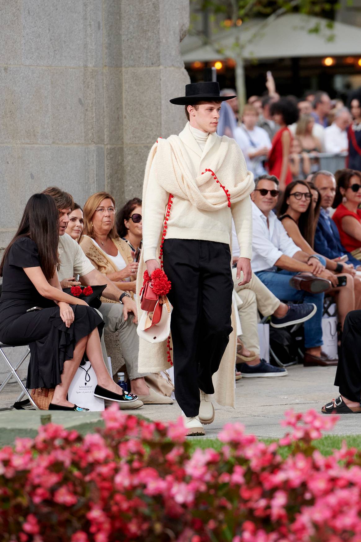 Desfile inaugural en la Puerta de Alcalá de Madrid es Moda, el sábado 7 de septiembre de 2024 en Madrid (España).