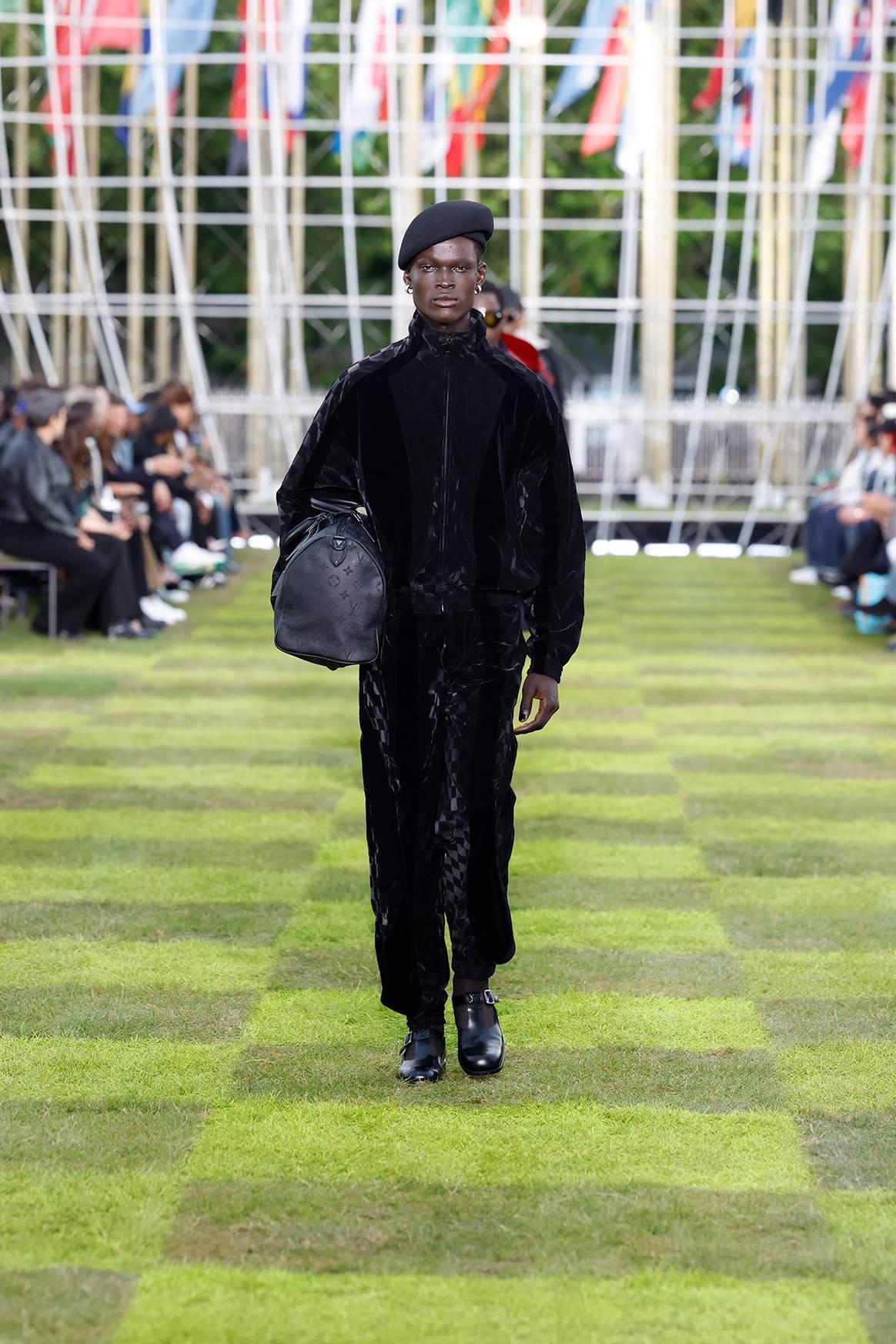 Louis Vuitton, colección moda-hombre para la temporada Primavera/Verano 2025.