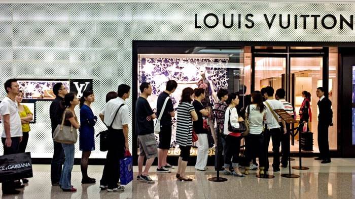 Waarom Chinezen reizen voor luxe kleding en accessoires