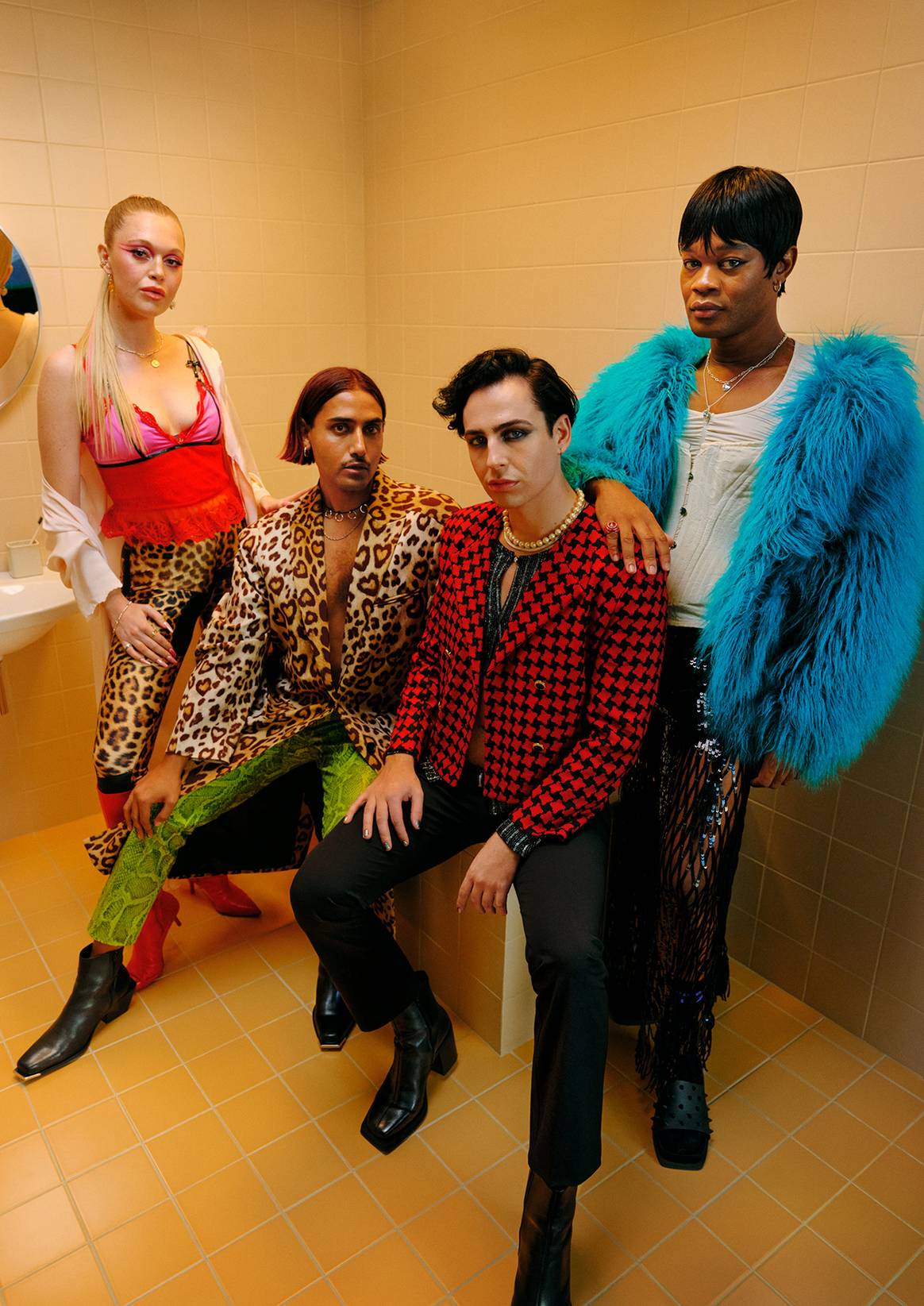 Photo Credits: H&M, familia elegida de Sudáfrica para la campaña mundial de H&M para el Pride 2022: “Mi Familia elegida”.