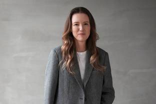 Uniqlo nombra a Clare Waight Keller nueva directora creativa