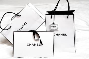 Ciel, où est mon Chanel ? En Chine, des super-rangeurs à la rescousse