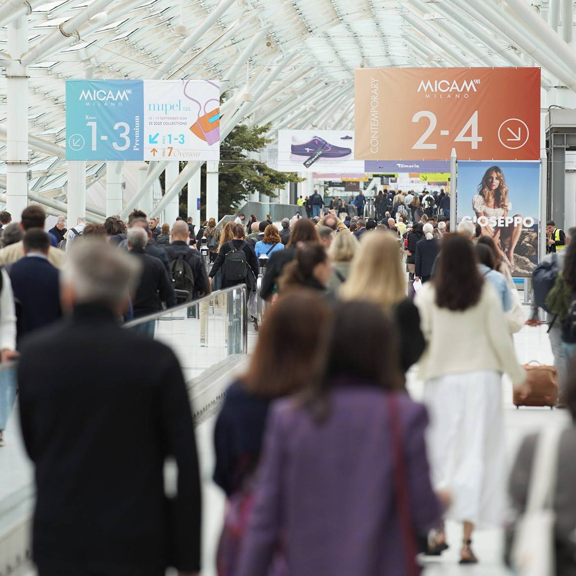 Interior del recinto ferial de Milán-Rho durante una edición del salón internacional MICAM Milano.