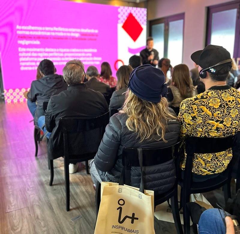 Palestra de conteúdo de moda.