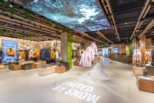 In beeld: Adidas opent allereerste outdoorwinkel Adidas Terrex
