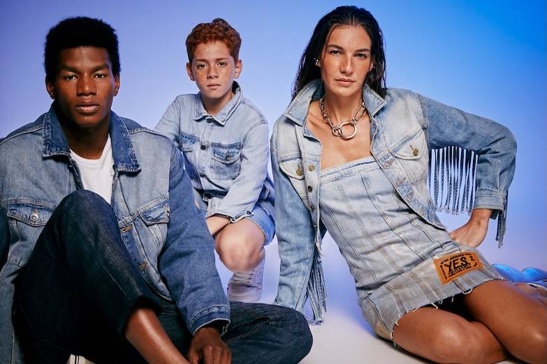 Peças jeans com lavagens diferentes