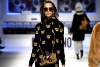 Moschino toont mannen- en vrouwencollectie in Los Angeles