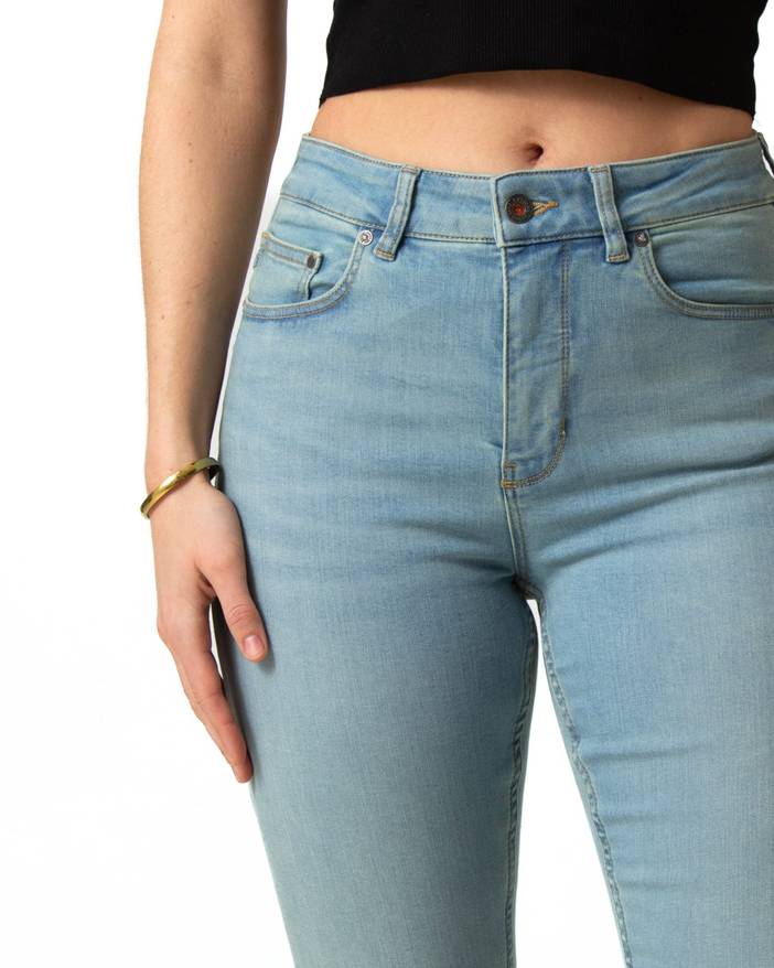 Lisette Flare Overdye Ripped Hem - Duurzame Flared Jeans - Overdye | KUYICHI