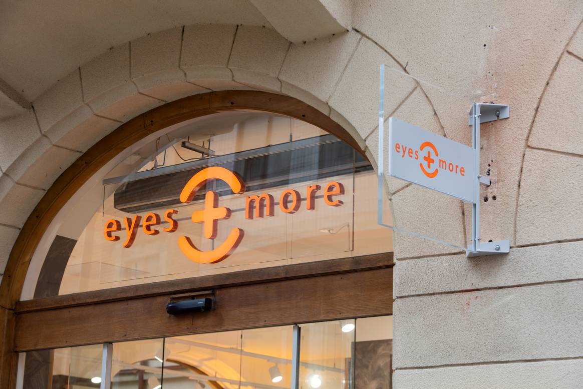 Eyes+more winkel.