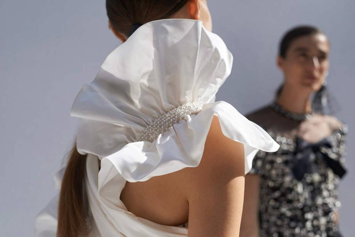 Así fue (en detalle) el primer desfile para Chanel de Virginie Viard