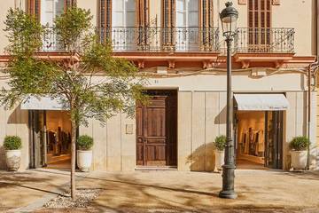 Massimo Dutti abre tienda en Ibiza con toda su artillería tecno