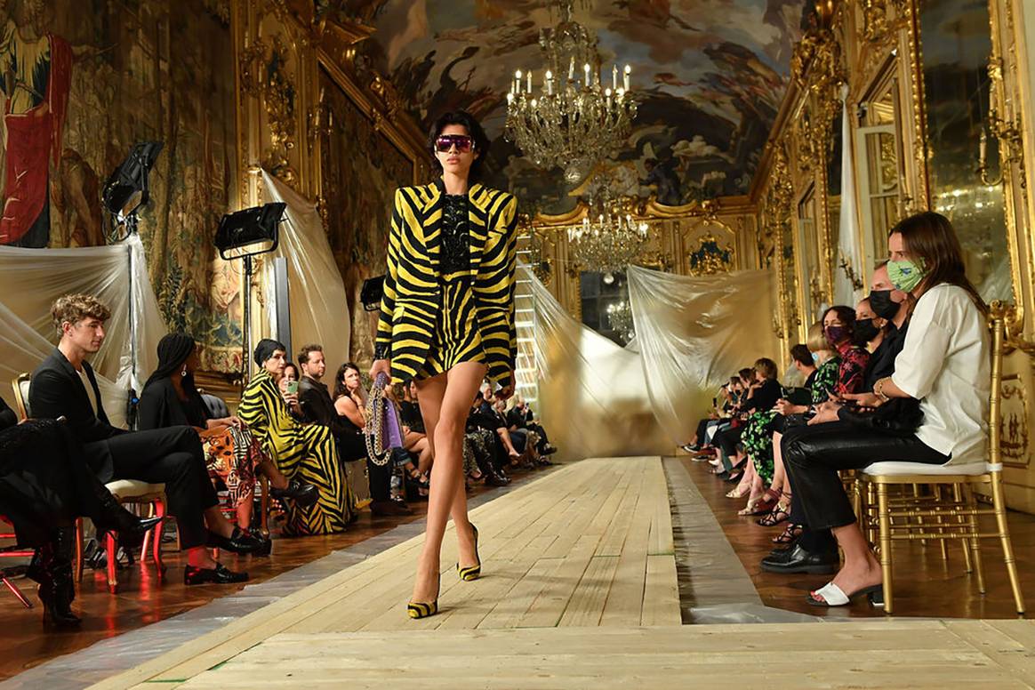 Photo Credits: Roberto Cavalli, colección Primavera/Verano 2022.