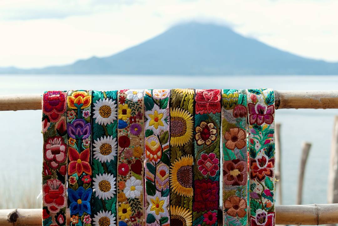 Las tiras se confeccionan artesanalmente en Guatemala.