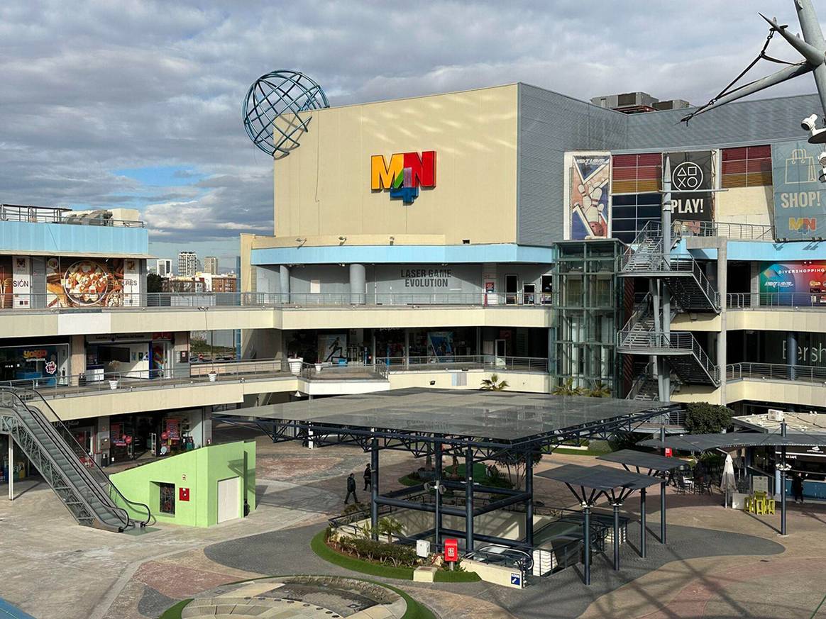 Exterior del centro comercial MN4 de Alfafar, Valencia (España), en una imagen anterior a las inundaciones del 29 de octubre de 2024.