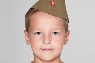 В Минпросвещения отреагировали на предложение ввести единую "военную" форму для учителей в школе