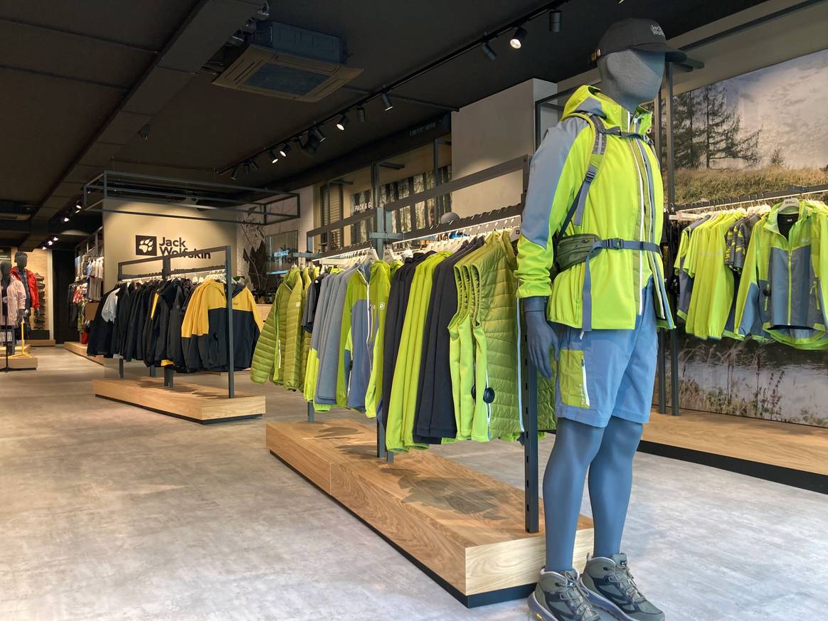 homoseksueel Gestaag melk Jack Wolfskin opent in Utrecht eerste winkel in Nederland