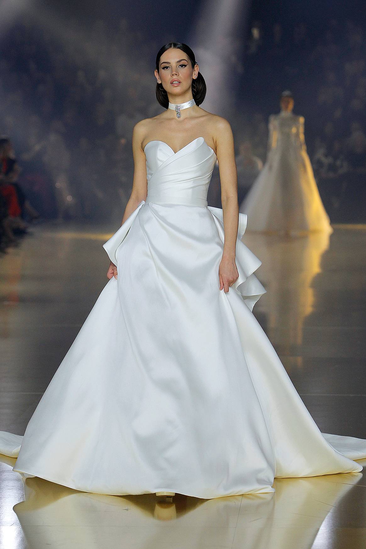 Photo Credits: Atelier Pronovias, colección Versailles 2023.