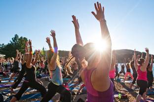 Adidas se alía con Wanderlust para captar más practicantes de yoga en los EE.UU
