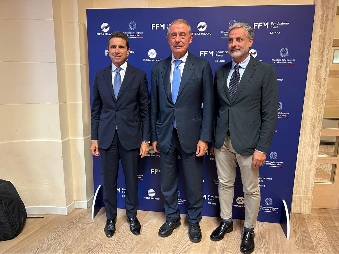 Da sinistra: Giovanni Bozzetti, Adolfo Urso, Roberto Foresti, deputy general manager Fiera Milano