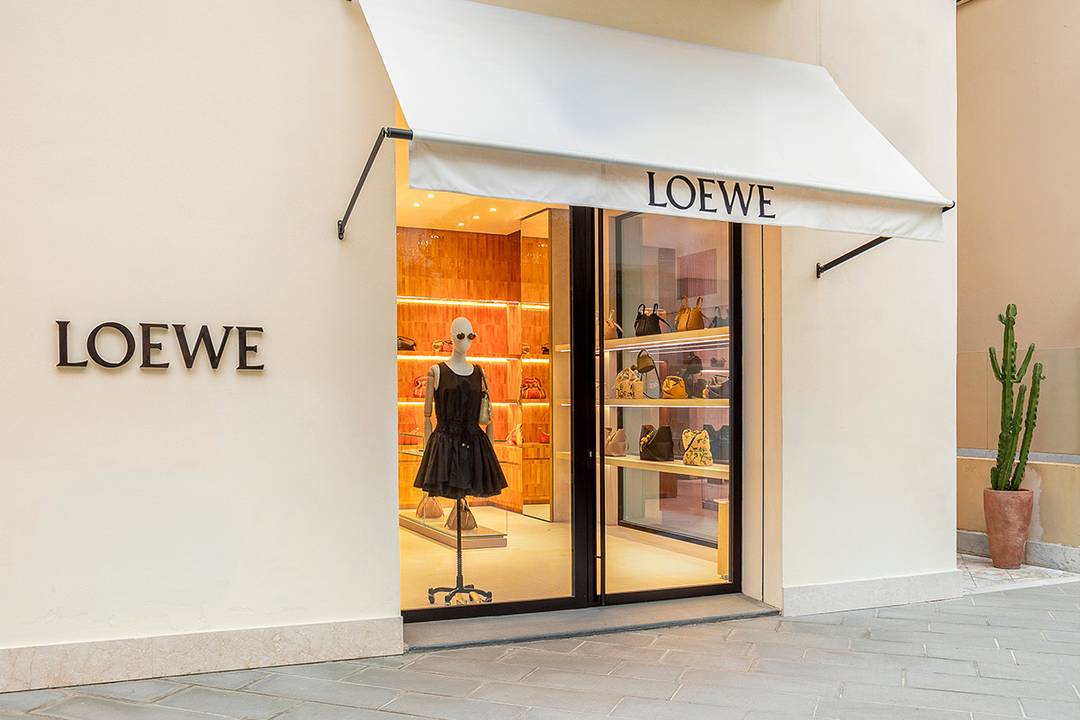 Negozio “resort” di Loewe a Forte dei Marmi (Italia).