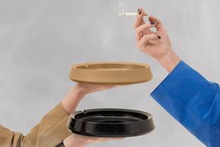 Een “creatieve rookpauze” tijdens Tefaf: asbakken van Kiki Niesten x Kassl Editions