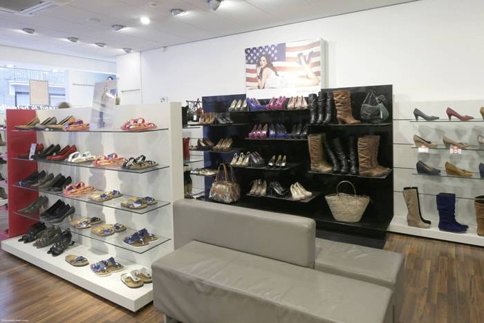 Macintosh Retail Group zoekt koper