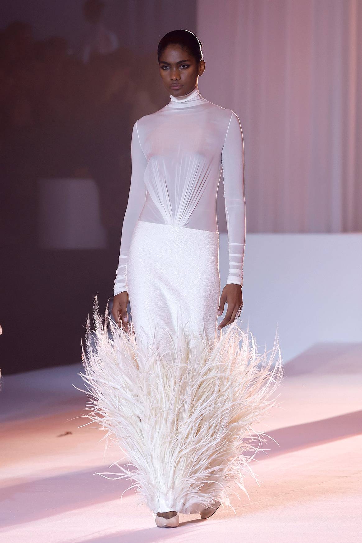 Desfile de Stéphane Rolland durante la Barcelona Bridal Night de BBFW, el 22 de abril de 2026 en Barcelona (España).