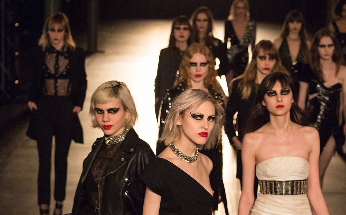 Foto: Hedi Slimane per Saint Laurent AW15 |
Catwalkpictures