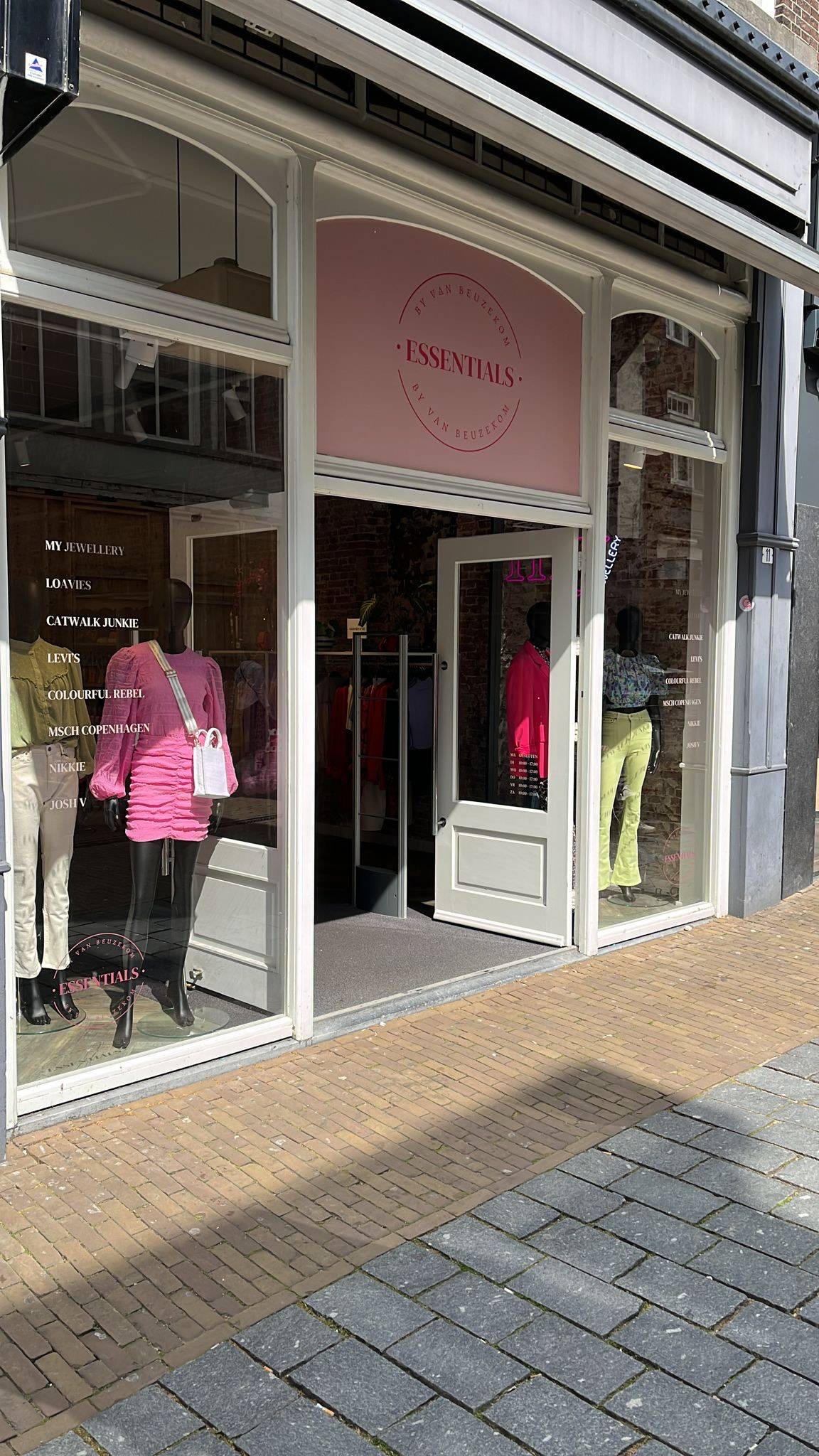 Van Beuzekom Mode opent Essentials by Van Beuzekom. Beeld: Van Beuzekom Mode