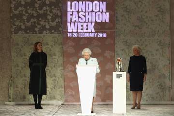 Richard Quinn gana el premio inaugural de diseño, Queen Elizabeth II