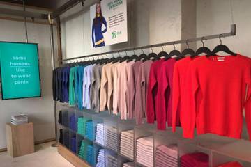 Benetton apre in piazza di Trevi, a Roma