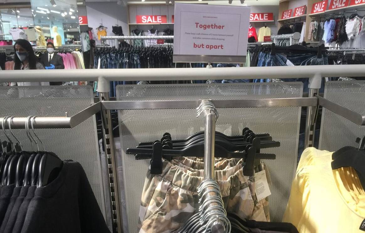 Shopping Malls eröffnen in Indien wieder, mit Auflagen
