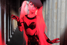 PFW: Gaga in Mugler Show