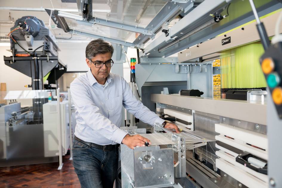 University of Leeds receives Queen Elizabeth Prize for textile research