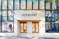 Burberry rapporteert uitdagende halfjaarcijfers en lanceert herstelplan ‘Burberry Forward’