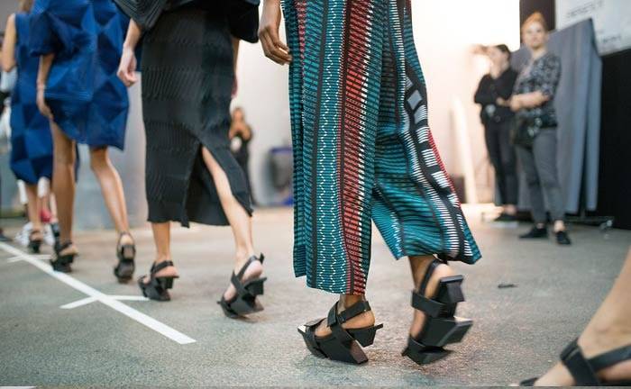 Kijken: Issey Miyake x United Nude