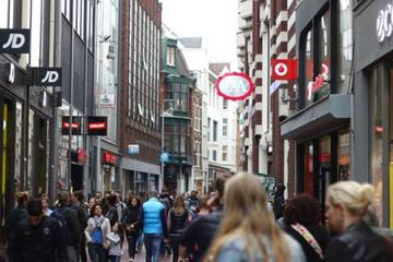 Er vallen gaten in de Tilburgse Heuvelstraat door ‘schrikbarend hoge’ winkelhuren