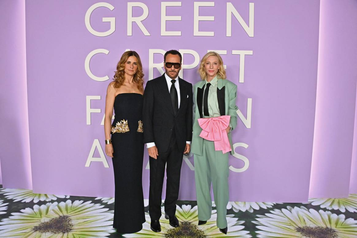 Livia Firth, Tom Ford en Cate Blanchett in 2023 tijdens de Green Carpet Fashion Awards in Hollywood