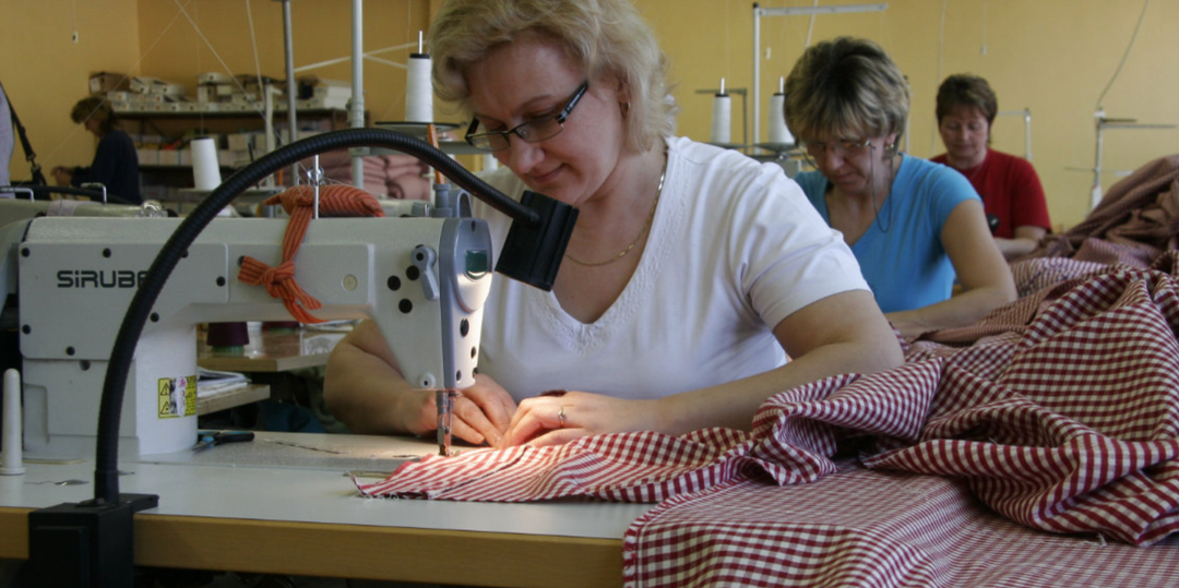 The sewing factories, which work exclusively for Cotonea, are also located in the Czech Republic, very close to the weaving mill.