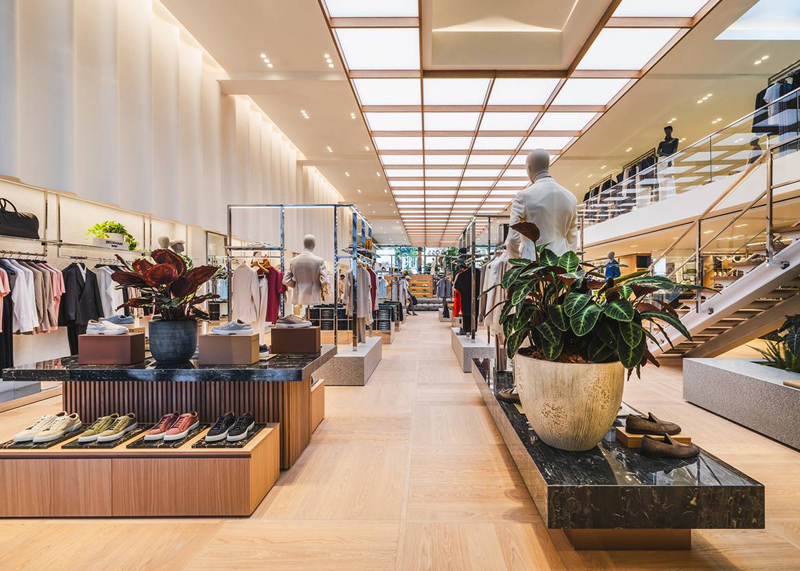 Tienda de Boss en el número 84 del paseo de Gracia de Barcelona (España).