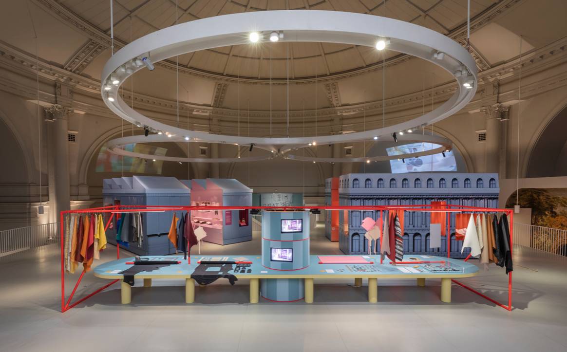 Binnenkijken bij de ‘Bags: Inside Out’-tentoonstelling in Londen