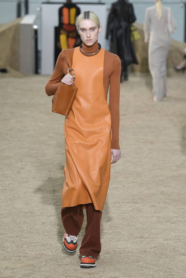 Beeld: Chloé AW22 via Catwalkpictures.com