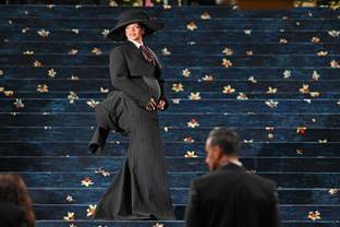 Stars feiern Schneiderkunst bei Met-Gala 