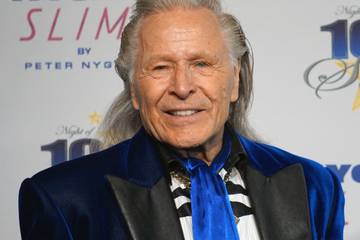 Magnate de la moda Peter Nygard niega haber tenido una guarida sexual