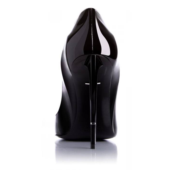 NEPHTHYS IN BLACK LEATHER |  Taro Ishida