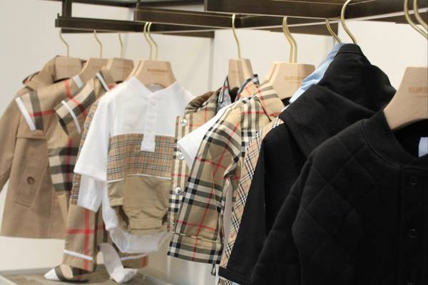 Burberry: ritorno in Borsa a Londra prima della sfilata