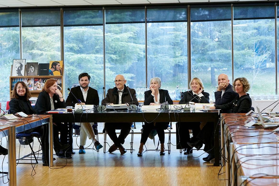 Segunda reunión de la Mesa de Trabajo Permanente de la moda de autor, celebrada en el Museo del Traje de Madrid el 11 de diciembre de 2024.