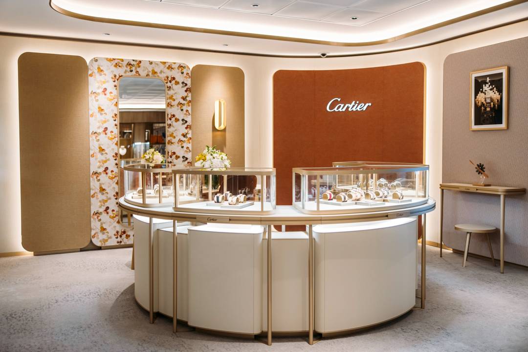Cartier boutique on The Ritz-Carlton Yacht Collection Luminara Starboard Luxury
