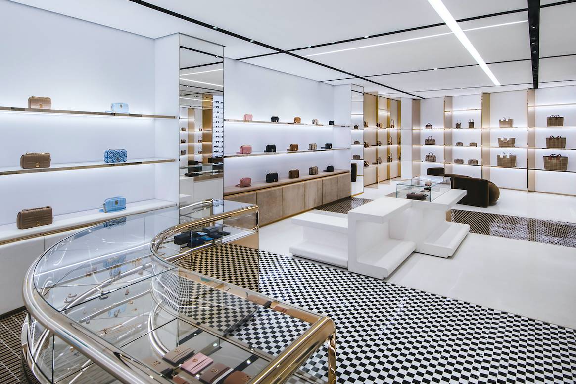 Flagship de Burberry recién renovada en New Bond Street (Junio 2023)